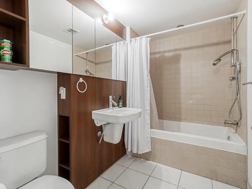 Bathroom - 509-790 Boul. Rosemont, Montréal (Rosemont/La Petite-Patrie), QC - Indoor Photo Showing Bathroom