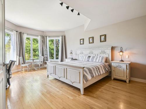 Chambre Ã  coucher principale - 700 Rue Des Vignobles, Rosemère, QC - Indoor Photo Showing Bedroom