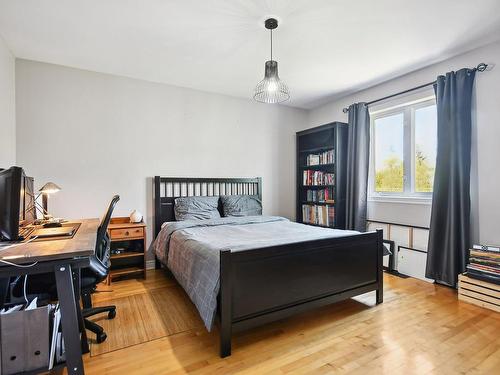Chambre Ã Â coucher - 700 Rue Des Vignobles, Rosemère, QC - Indoor Photo Showing Bedroom