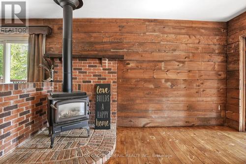 1309 Temple Avenue, Innisfil, ON - Indoor With Fireplace