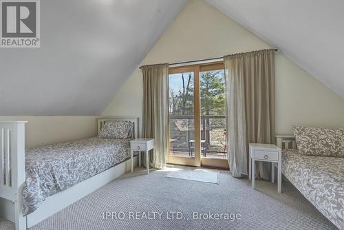 794 Highway 518, Seguin, ON - Indoor Photo Showing Bedroom