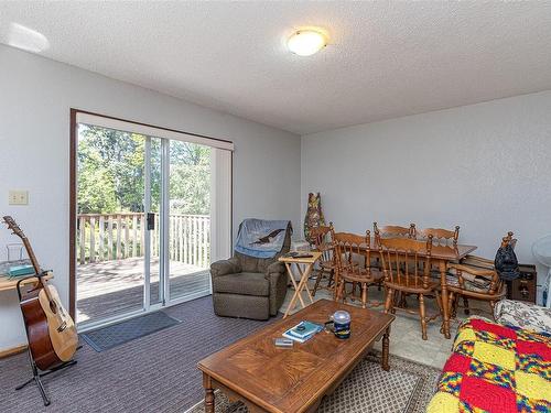 2524 Wentwich Rd, Langford, BC - Indoor Photo Showing Living Room