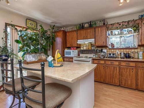 2524 Wentwich Rd, Langford, BC - Indoor Photo Showing Kitchen