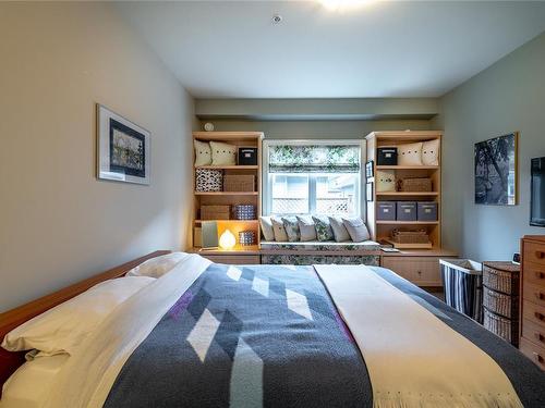 5-2323 Henry Ave, Sidney, BC - Indoor Photo Showing Bedroom