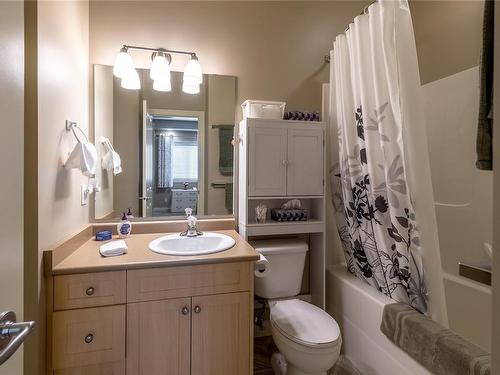5-2323 Henry Ave, Sidney, BC - Indoor Photo Showing Bathroom