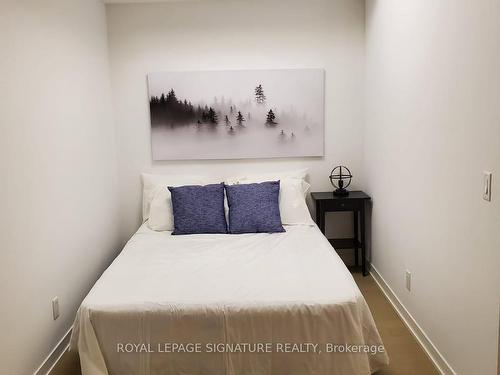 S1015-120 Bayview Ave N, Toronto, ON - Indoor Photo Showing Bedroom