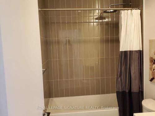 S1015-120 Bayview Ave N, Toronto, ON - Indoor Photo Showing Bathroom