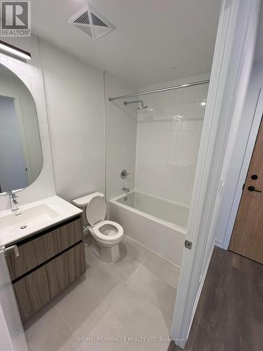 1513 - 7950 Bathurst Street, Vaughan, ON - Indoor Photo Showing Bathroom