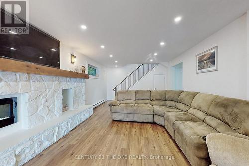 77 Mcarthur Drive, Penetanguishene, ON - Indoor Photo Showing Living Room With Fireplace