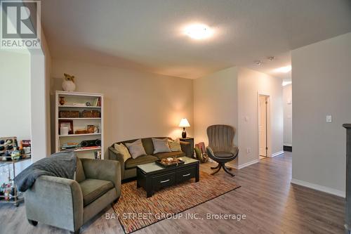 32 George Zubek Drive, Collingwood, ON - Indoor Photo Showing Living Room