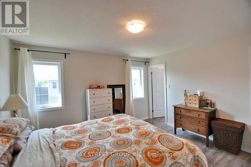 32 George Zubek Drive, Collingwood, ON - Indoor Photo Showing Bedroom