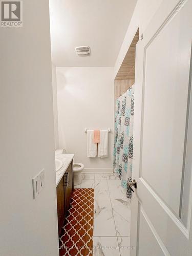 3038 Islington Avenue, Toronto, ON - Indoor Photo Showing Bathroom
