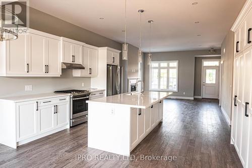 3544 Canfield Crescent, Fort Erie, ON - Indoor Photo Showing Kitchen With Stainless Steel Kitchen With Upgraded Kitchen