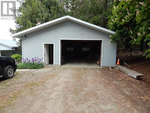 3635 Phillips Road, Creston, BC - Outdoor With Exterior