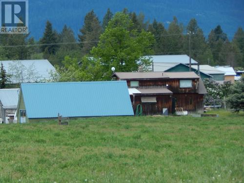 3635 Phillips Road, Creston, BC - Outdoor