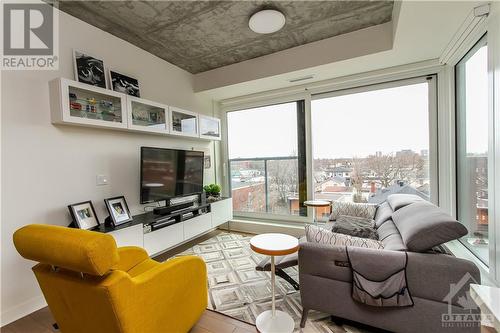 135 Barrette Street Unit#409, Ottawa, ON - Indoor Photo Showing Living Room