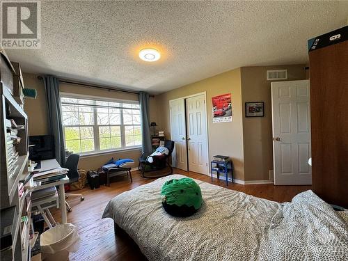 25 Golflinks Drive, Ottawa, ON - Indoor Photo Showing Bedroom