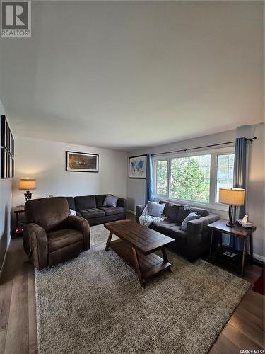 830 Edward Street, Estevan, SK - Indoor Photo Showing Living Room
