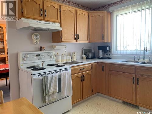305 Railway Avenue, Midale, SK - Indoor Photo Showing Kitchen With Double Sink