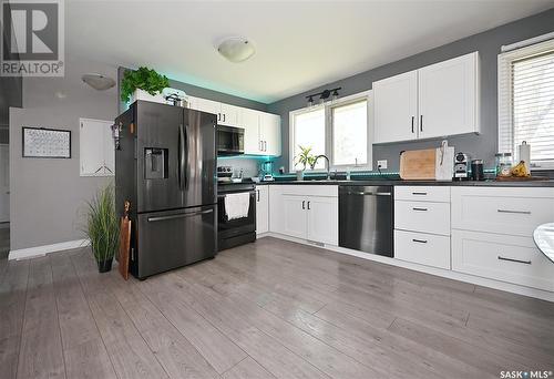1490 Nicholson Road, Estevan, SK - Indoor Photo Showing Kitchen With Stainless Steel Kitchen