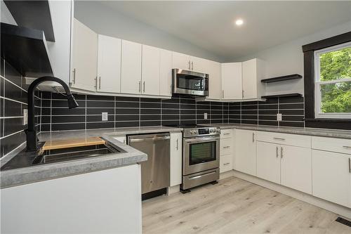 417 Davis Street, Port Colborne, ON - Indoor Photo Showing Kitchen With Stainless Steel Kitchen With Upgraded Kitchen