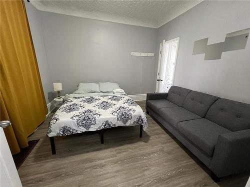4744 Morrison Street, Niagara Falls, ON - Indoor Photo Showing Bedroom