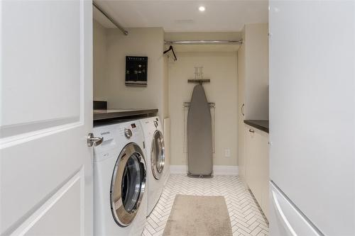 357 Cardinal Avenue, Burlington, ON - Indoor Photo Showing Laundry Room