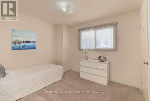 332 Salisbury Lane, Newmarket, ON - Indoor Photo Showing Bedroom
