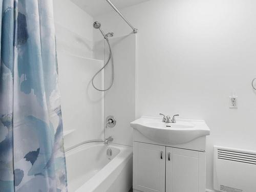 Salle de bains - 251 Rue Morel, Lévis (Desjardins), QC - Indoor Photo Showing Bathroom