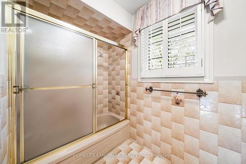 19 Dorian Place, Vaughan, ON - Indoor Photo Showing Bathroom