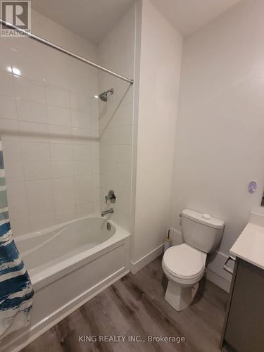 104 - 1201 Lackner Place, Kitchener, ON - Indoor Photo Showing Bathroom