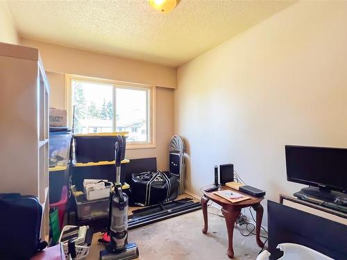 2033 Ardwell Ave, Sidney, BC - Indoor Photo Showing Other Room
