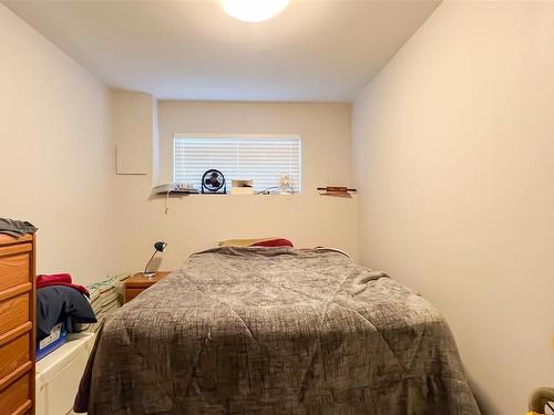 2033 Ardwell Ave, Sidney, BC - Indoor Photo Showing Bedroom