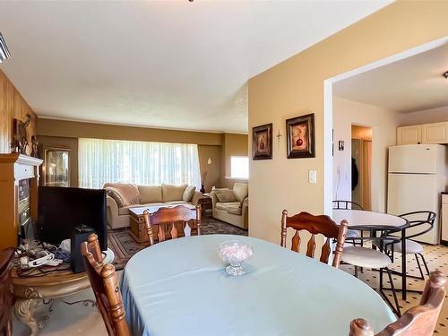 2033 Ardwell Ave, Sidney, BC - Indoor Photo Showing Dining Room