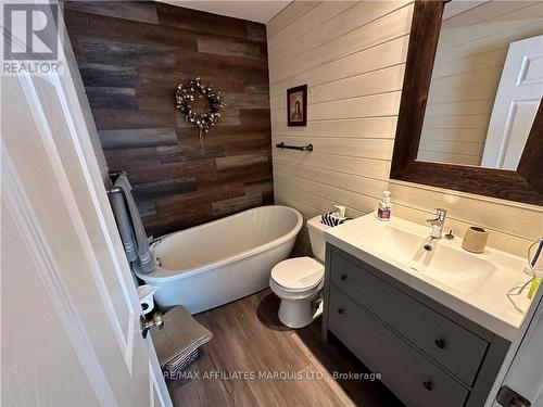 18700 County Road 24 Road, North Glengarry, ON - Indoor Photo Showing Bathroom