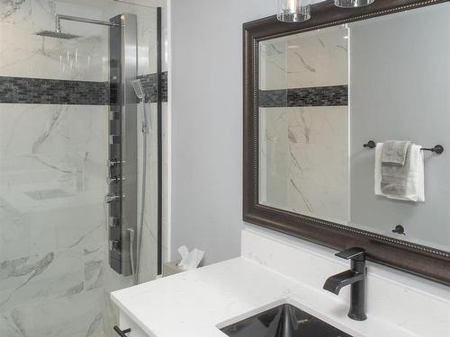 1105 405 Waverly Street, Thunder Bay, ON - Indoor Photo Showing Bathroom