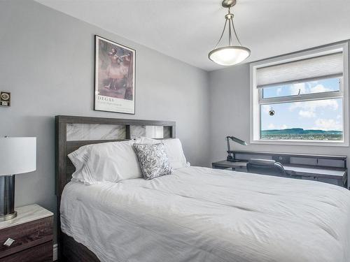 1105 405 Waverly Street, Thunder Bay, ON - Indoor Photo Showing Bedroom