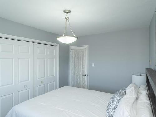 1105 405 Waverly Street, Thunder Bay, ON - Indoor Photo Showing Bedroom