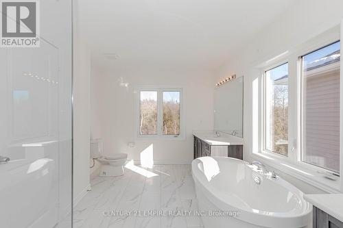 351 Leanne Lane, Shelburne, ON - Indoor Photo Showing Bathroom