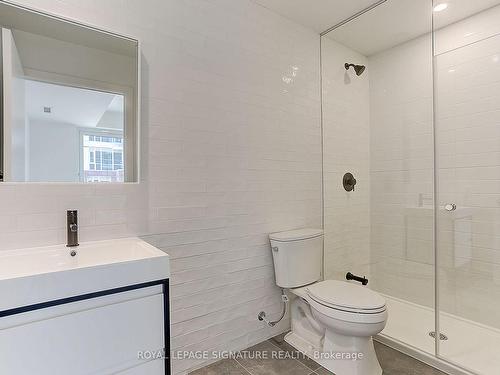 321-150 Logan Ave, Toronto, ON - Indoor Photo Showing Bathroom