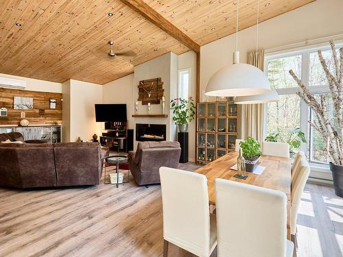 Vue d'ensemble - 34 Ch. Lac-Léon, Saint-Donat, QC - Indoor Photo Showing Dining Room