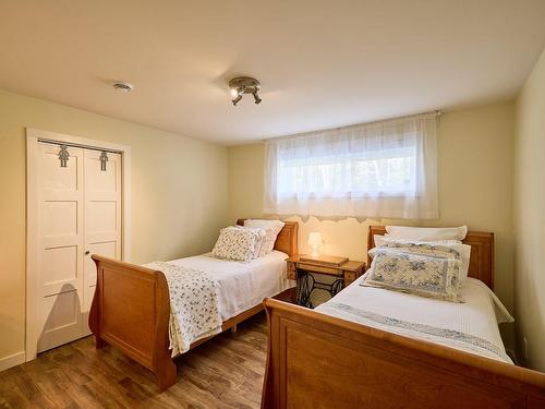 Chambre Ã Â coucher - 34 Ch. Lac-Léon, Saint-Donat, QC - Indoor Photo Showing Bedroom