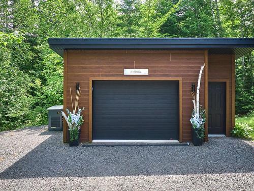 Garage - 34 Ch. Lac-Léon, Saint-Donat, QC - Outdoor