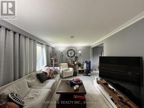 29 Arrowflight Drive, Markham, ON - Indoor Photo Showing Living Room