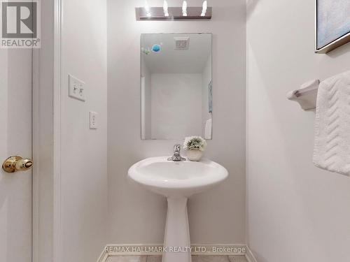 15 Welland Road, Markham, ON - Indoor Photo Showing Bathroom