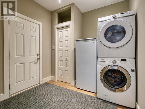 2 Elliott Trail, Thames Centre, ON - Indoor Photo Showing Laundry Room