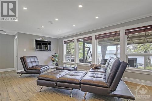 1st Floor - 476 Bayview Drive, Ottawa, ON - Indoor Photo Showing Living Room
