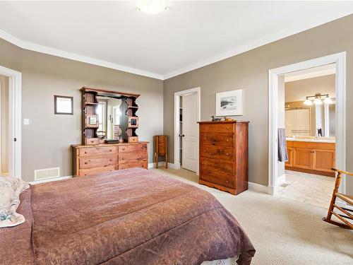 2240 Leighton Rd, Nanaimo, BC - Indoor Photo Showing Bedroom