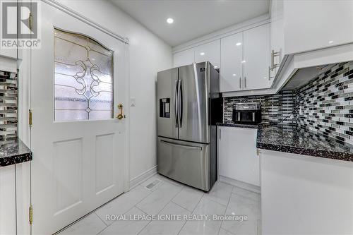 29 Portico Drive, Toronto, ON - Indoor Photo Showing Kitchen