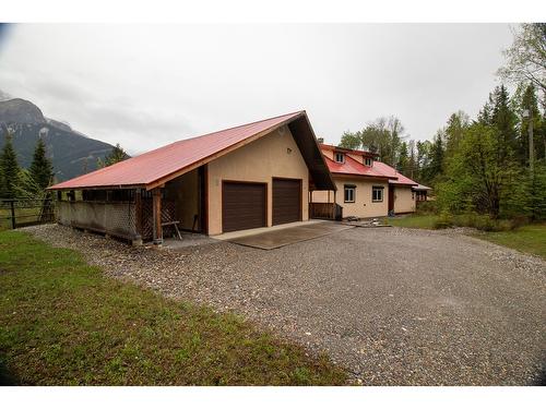 2400 Holmes-Deakin Road, Golden, BC 